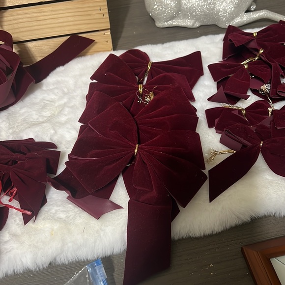 Assorted Christmas Bows - Picture 2 of 3